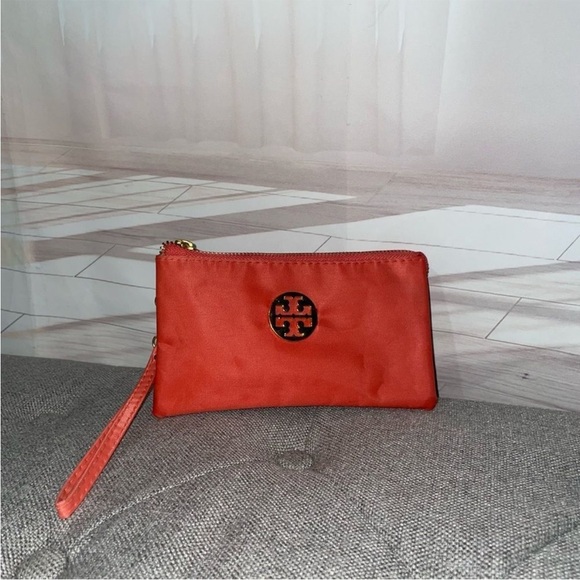 Tory Burch Pink Gold Logo Cameron Nylon Medium Wristlet Wallet- Pre Loved - Picture 12 of 13